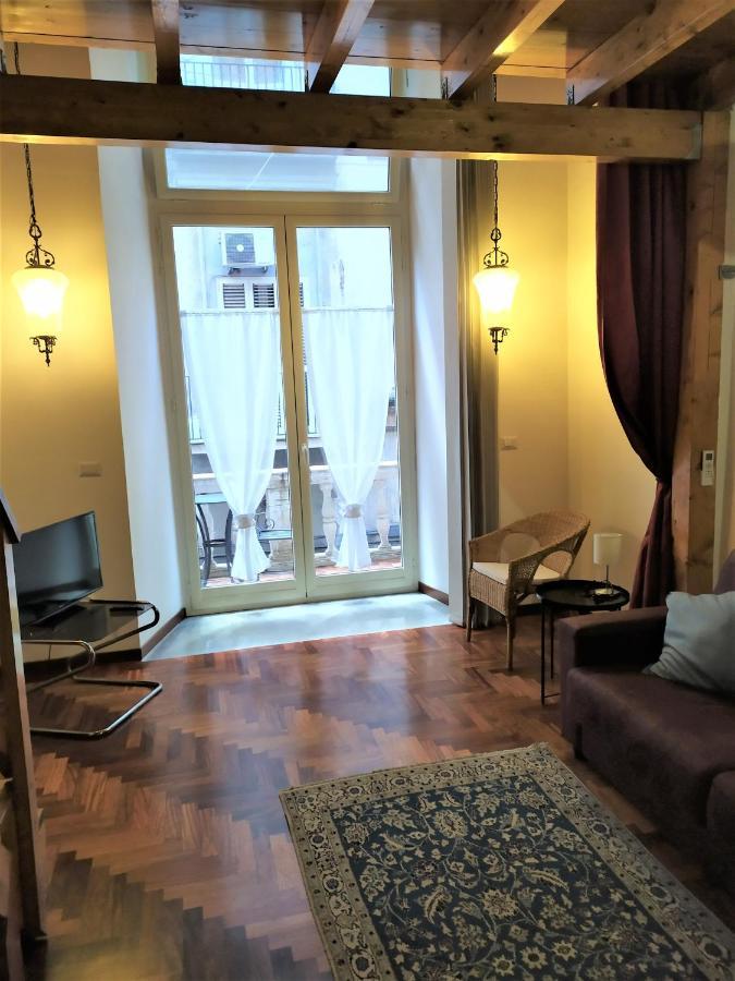 Il Castello Apartment Neapel Exteriör bild